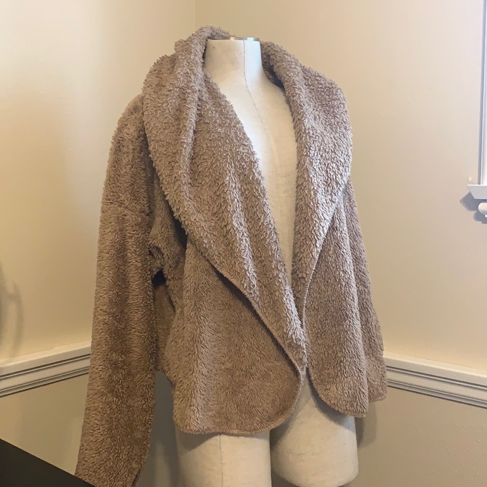 Favlux sweater. Size medium
